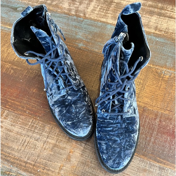 Rebecca Minkoff Gerry Crushed Velvet Combat Boots 8 - Picture 4 of 10